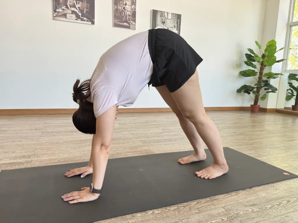 round back posture example