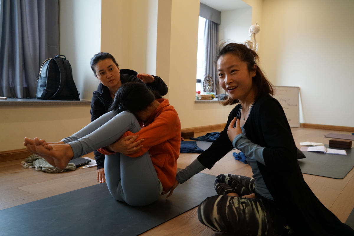 Practice Teaching in Group - Yoga Teacher Training China